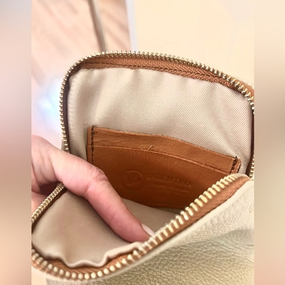 Valentina,Leather Supple Crossbody Bag, Excellent Condition, Size Small - Picture 4 of 8